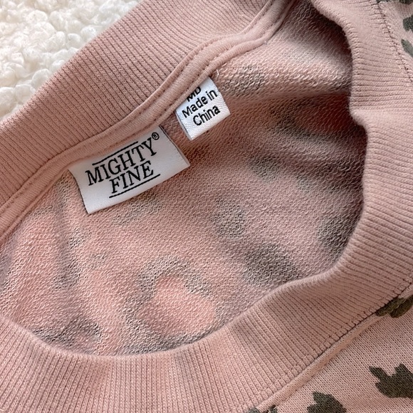 2 piece leopard heart lounge set - Picture 3 of 4